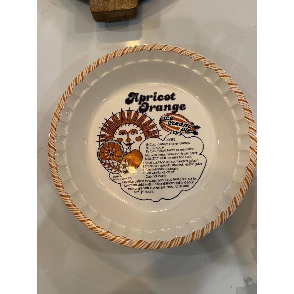 Vintage 1983 Royal China Country Harvest Apricot Orange Ice Cream Pie Baker 10"